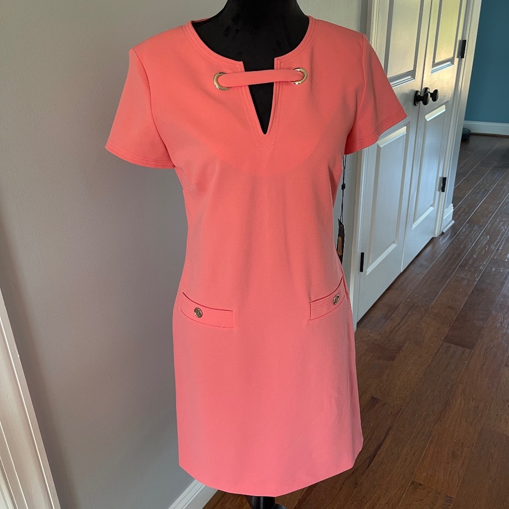 Short Sleeve Crape Top Grommet Dree